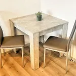 Apartment Naehe Flughafen Dus